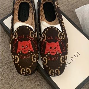 Gucci Convertable Loafer w/ Skull Embroidered